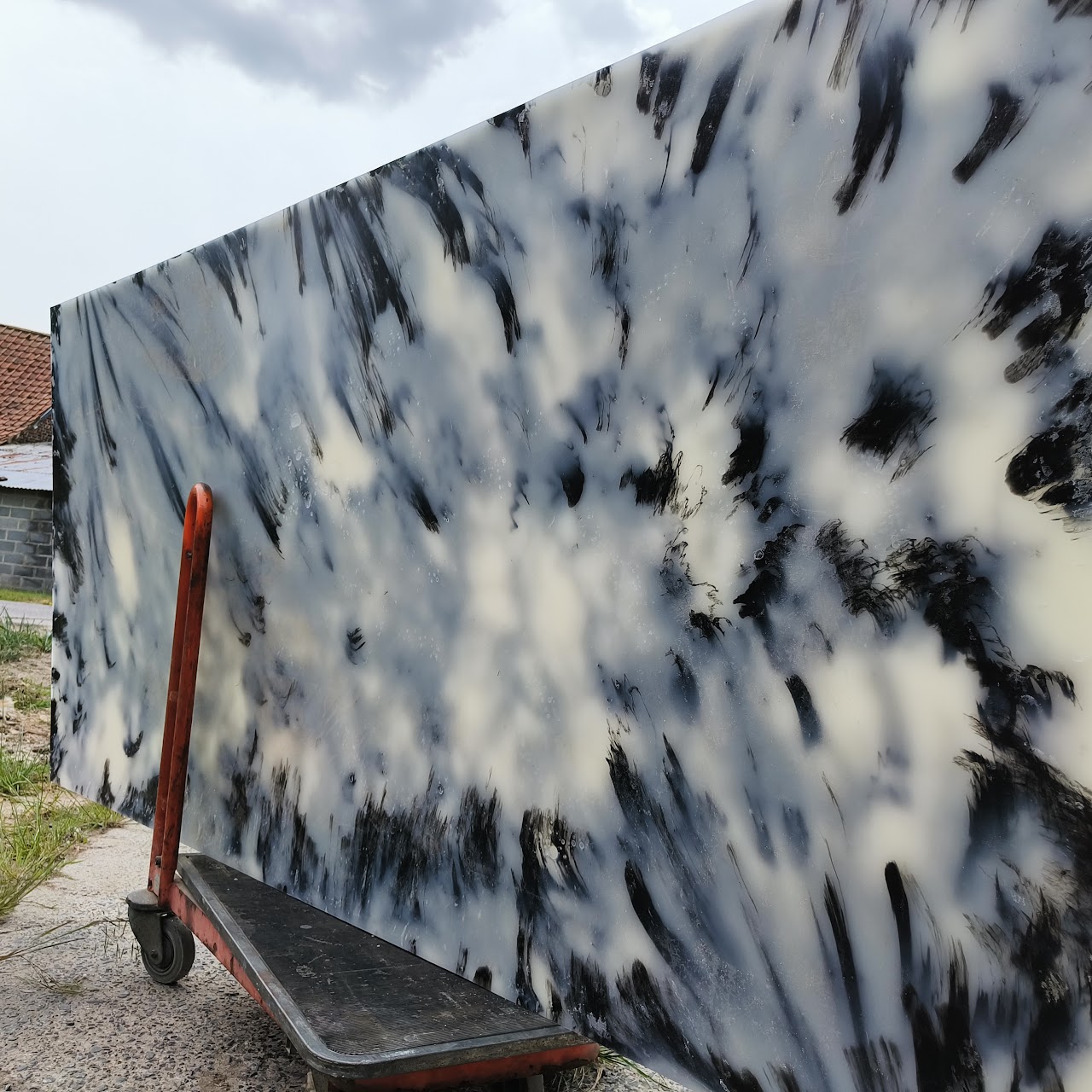 Panneau noir et blanc image d'un panneau plastique noir et blanc marbré